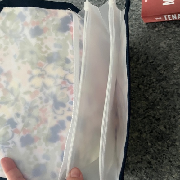 Thirty-One Floral Coupon Clutch - Picture 5 of 5